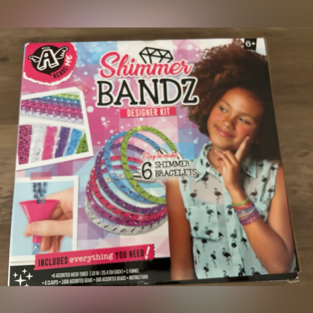 Shimmer Bands Designer Kit by Acade-ME BNIB easy to make 6 bracelet kit!!! - Picture 2 of 3